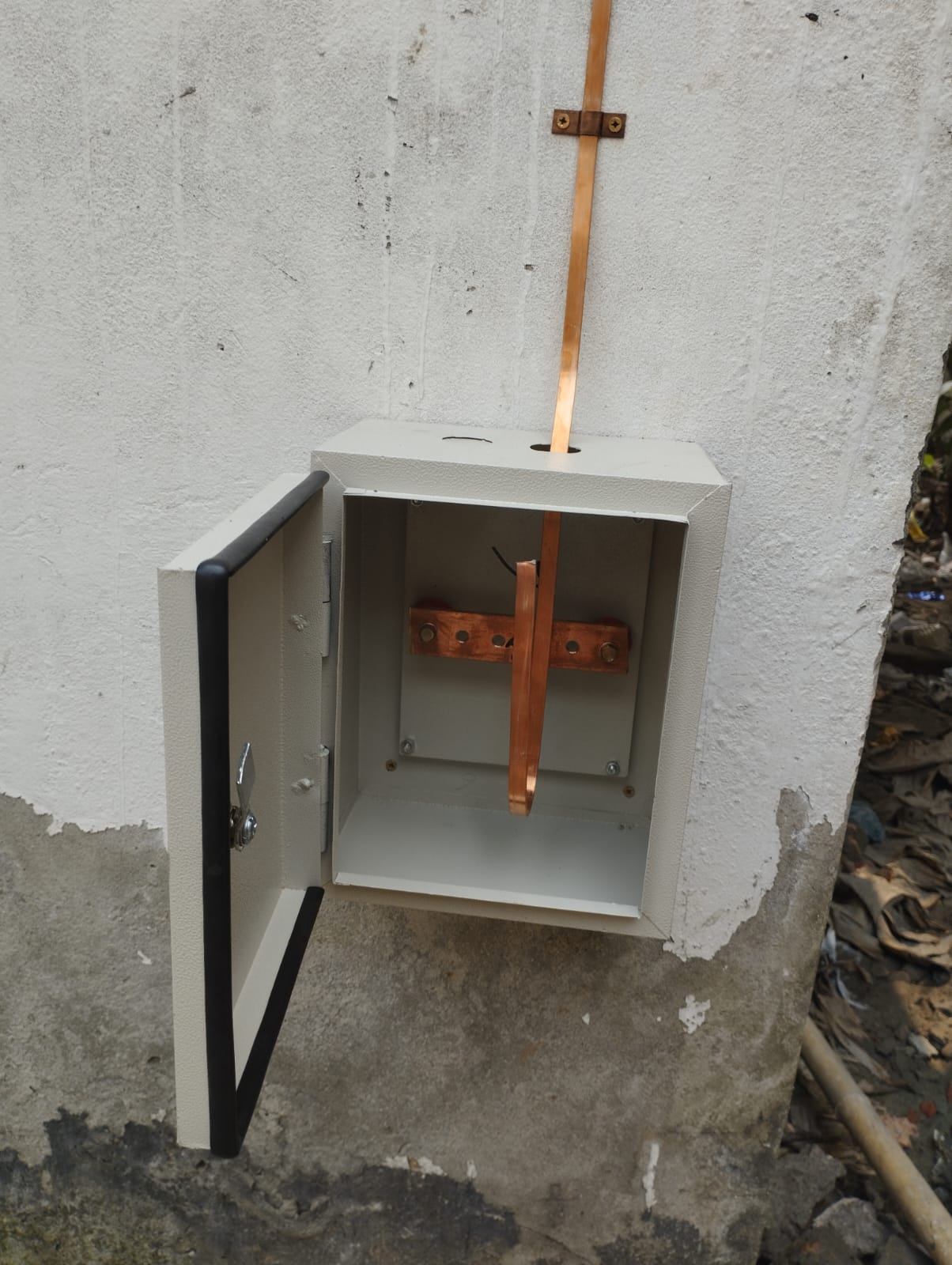 Dekko Legacy Leather Crafts Ltd. Lightning Protection System (LPS) Installation Project.